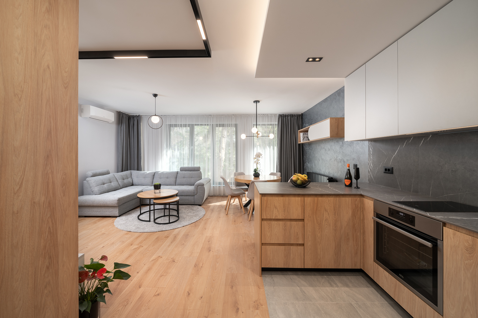 wood and gray intarior design by In studio