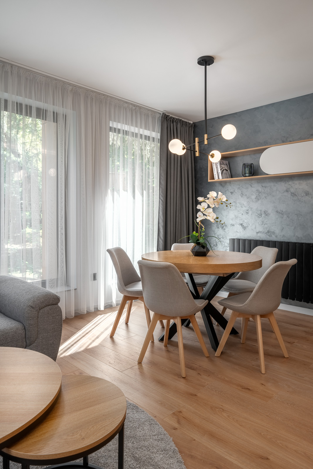 wood and gray intarior design by In studio